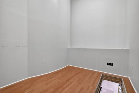 Villa ou maison à vendre à Pinecrest, Floride: 6 chambres, 675.49 m2 № 1956945 - photo 21