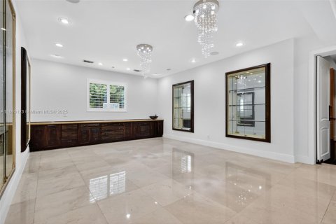 Villa ou maison à vendre à Pinecrest, Floride: 6 chambres, 675.49 m2 № 1956945 - photo 10