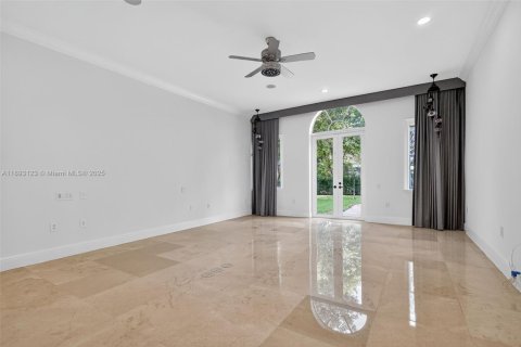 Villa ou maison à vendre à Pinecrest, Floride: 6 chambres, 675.49 m2 № 1956945 - photo 26