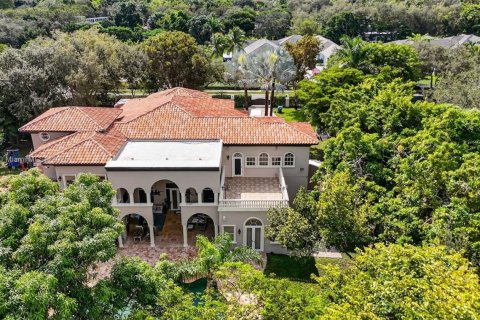 Villa ou maison à vendre à Pinecrest, Floride: 6 chambres, 675.49 m2 № 1956945 - photo 1