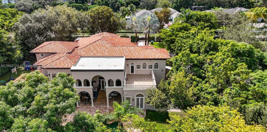 Villa ou maison à Pinecrest, Floride 6 chambres, 675.49 m2 № 1956945
