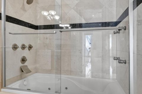 Villa ou maison à vendre à Pinecrest, Floride: 6 chambres, 675.49 m2 № 1956945 - photo 19