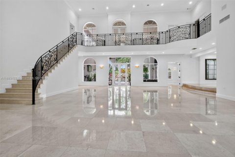 Villa ou maison à vendre à Pinecrest, Floride: 6 chambres, 675.49 m2 № 1956945 - photo 4