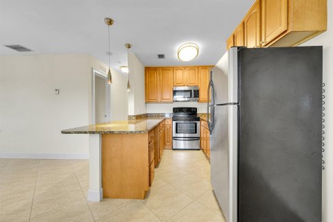 Appartement à louer à Pompano Beach, Floride: 1 chambre, 65.03 m2 № 2303794 - photo 6