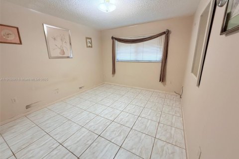 Condominio en venta en Miami, Florida, 2 dormitorios, 82.68 m2 № 1970881 - foto 9