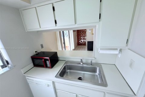 Condominio en venta en Miami, Florida, 2 dormitorios, 82.68 m2 № 1970881 - foto 4