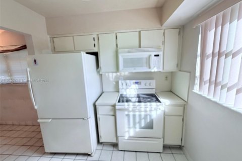 Condominio en venta en Miami, Florida, 2 dormitorios, 82.68 m2 № 1970881 - foto 3