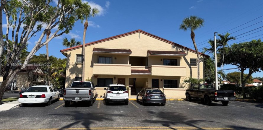 Condominio en Miami, Florida, 2 dormitorios  № 1970881