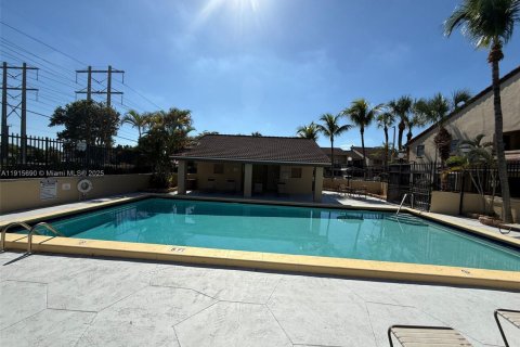 Condominio en venta en Miami, Florida, 2 dormitorios, 82.68 m2 № 1970881 - foto 13