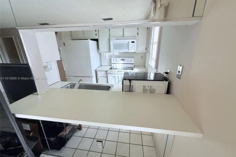 Condominio en venta en Miami, Florida, 2 dormitorios, 82.68 m2 № 1970881 - foto 5