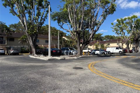 Condominio en venta en Miami, Florida, 2 dormitorios, 82.68 m2 № 1970881 - foto 12