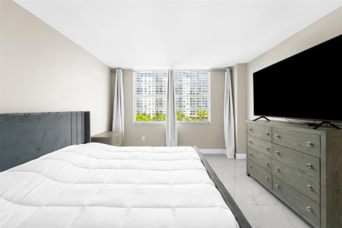 Condo in Aventura, Florida, 1 bedroom  № 1768358 - photo 5