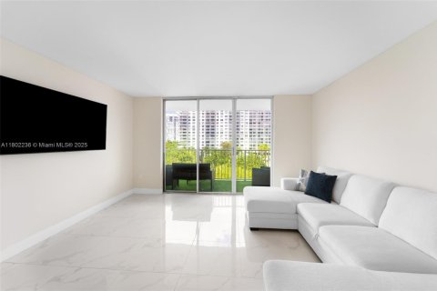 Condo in Aventura, Florida, 1 bedroom  № 1768358 - photo 12
