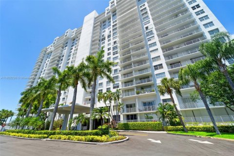 Condo in Aventura, Florida, 1 bedroom  № 1768358 - photo 20
