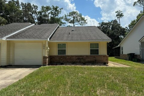 Condo in Daytona Beach, Florida, 2 bedrooms  № 1865817 - photo 1