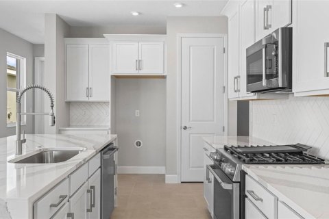 Casa en venta en Lady Lake, Florida, 3 dormitorios, 160.16 m2 № 2151423 - foto 4