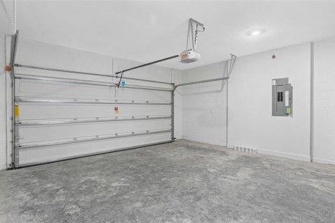Casa en venta en Lady Lake, Florida, 3 dormitorios, 160.16 m2 № 2151423 - foto 16