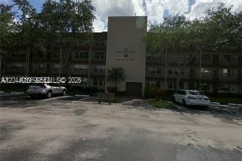 Condo in Pembroke Pines, Florida, 2 bedrooms  № 2178272
