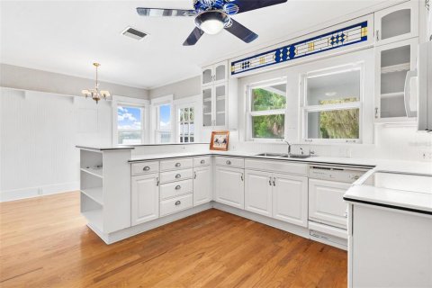 Casa en venta en Umatilla, Florida, 4 dormitorios, 246.93 m2 № 1902318 - foto 14