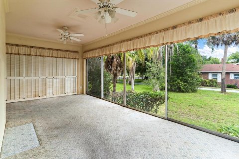 Casa en venta en Umatilla, Florida, 4 dormitorios, 246.93 m2 № 1902318 - foto 10