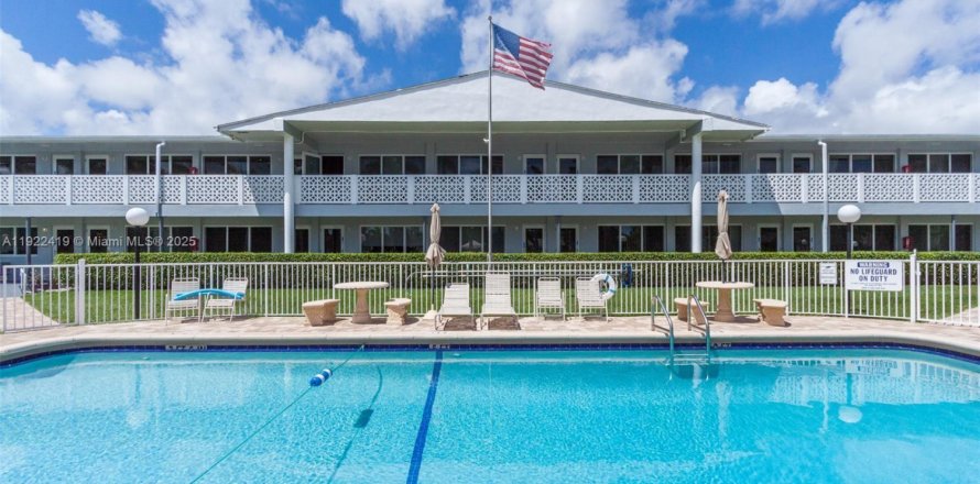 Condo in Hallandale Beach, Florida, 1 bedroom  № 1976360