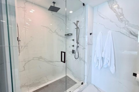Condominio en venta en Miami Beach, Florida, 1 dormitorio, 93.65 m2 № 1819738 - foto 20