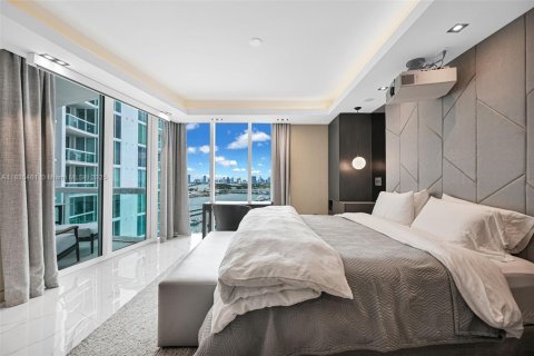 Condo in Miami Beach, Florida, 1 bedroom  № 1819738 - photo 25