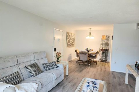 Copropriété à louer à Sarasota, Floride: 2 chambres, 81.38 m2 № 1085166 - photo 4