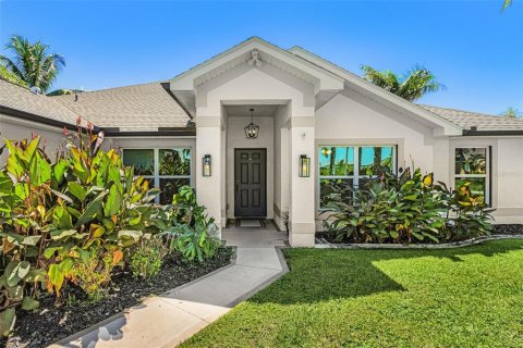 Villa ou maison à vendre à Cape Coral, Floride: 3 chambres, 237.46 m2 № 2410002 - photo 3