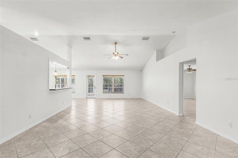 Villa ou maison à vendre à Cape Coral, Floride: 3 chambres, 237.46 m2 № 2410002 - photo 7