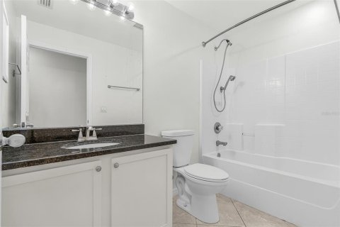 Villa ou maison à vendre à Cape Coral, Floride: 3 chambres, 237.46 m2 № 2410002 - photo 18