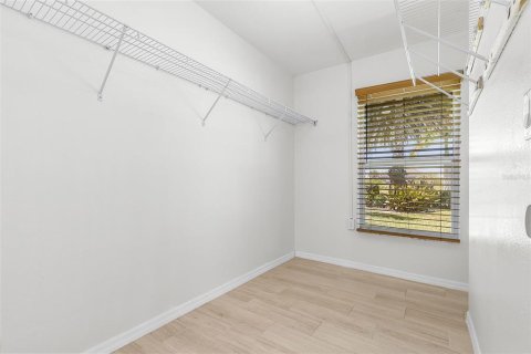 Villa ou maison à vendre à Cape Coral, Floride: 3 chambres, 237.46 m2 № 2410002 - photo 30