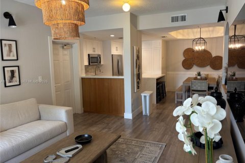 Condominio en alquiler en Doral, Florida, 2 dormitorios, 103.59 m2 № 2042605 - foto 2