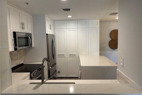 Condominio en alquiler en Doral, Florida, 2 dormitorios, 103.59 m2 № 2042605 - foto 9