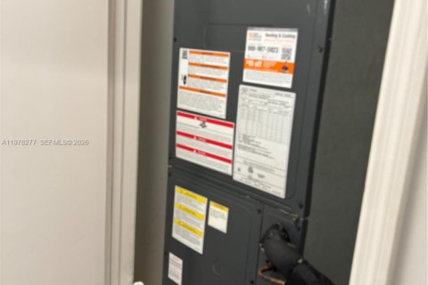 Condominio en alquiler en Doral, Florida, 2 dormitorios, 103.59 m2 № 2042605 - foto 29