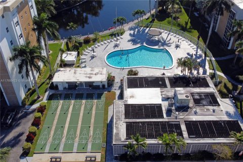 Condo in Oakland Park, Florida, 1 bedroom  № 1940847 - photo 30