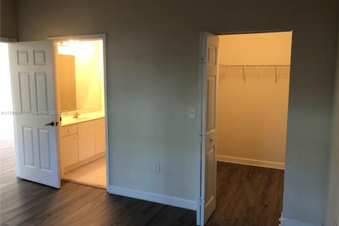 Condominio en venta en Homestead, Florida, 3 dormitorios, 113.43 m2 № 1960279 - foto 9