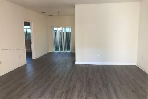 Condominio en venta en Homestead, Florida, 3 dormitorios, 113.43 m2 № 1960279 - foto 2