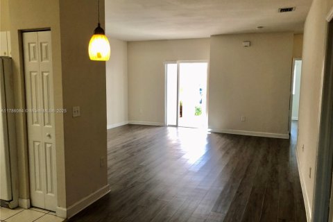 Condominio en venta en Homestead, Florida, 3 dormitorios, 113.43 m2 № 1960279 - foto 3