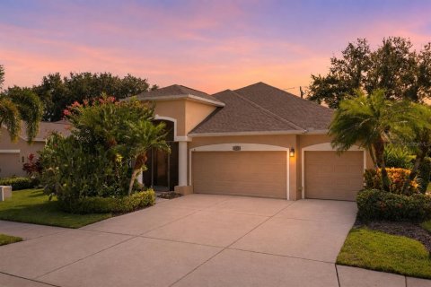House in Sarasota, Florida 3 bedrooms, 219.34 sq.m. № 2298374