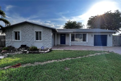 Villa ou maison à Miami, Floride 3 chambres, 177.72 m2 № 2024387