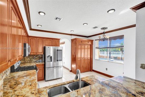 Villa ou maison à vendre à Miami, Floride: 4 chambres, 237.64 m2 № 2011455 - photo 16