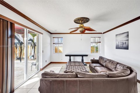 Villa ou maison à vendre à Miami, Floride: 4 chambres, 237.64 m2 № 2011455 - photo 12