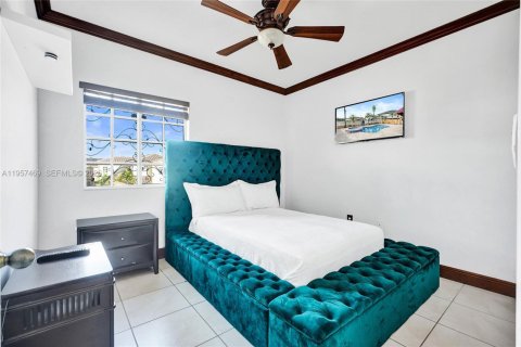 Villa ou maison à vendre à Miami, Floride: 4 chambres, 237.64 m2 № 2011455 - photo 28
