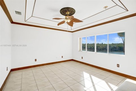 Villa ou maison à vendre à Miami, Floride: 4 chambres, 237.64 m2 № 2011455 - photo 22