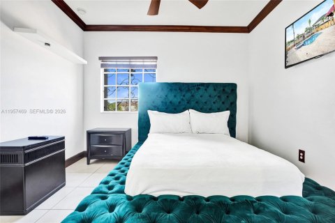 Villa ou maison à vendre à Miami, Floride: 4 chambres, 237.64 m2 № 2011455 - photo 27