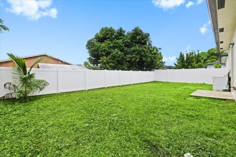 House in West Palm Beach, Florida 3 bedrooms, 142.7 sq.m. № 2288605 - photo 28