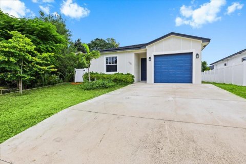 House in West Palm Beach, Florida 3 bedrooms, 142.7 sq.m. № 2288605 - photo 4