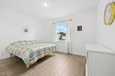 House in West Palm Beach, Florida 3 bedrooms, 142.7 sq.m. № 2288605 - photo 18