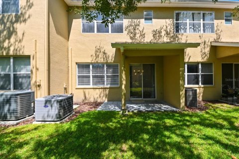 Townhouse in Tampa, Florida 3 bedrooms, 134.06 sq.m. № 1828592 - photo 10